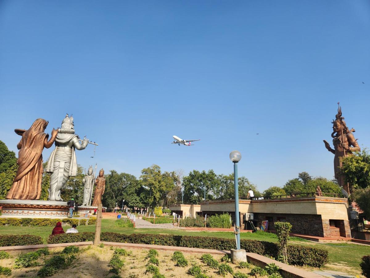 ניו דלהי Hotel Krone Near Igi Airport Delhi מראה חיצוני תמונה