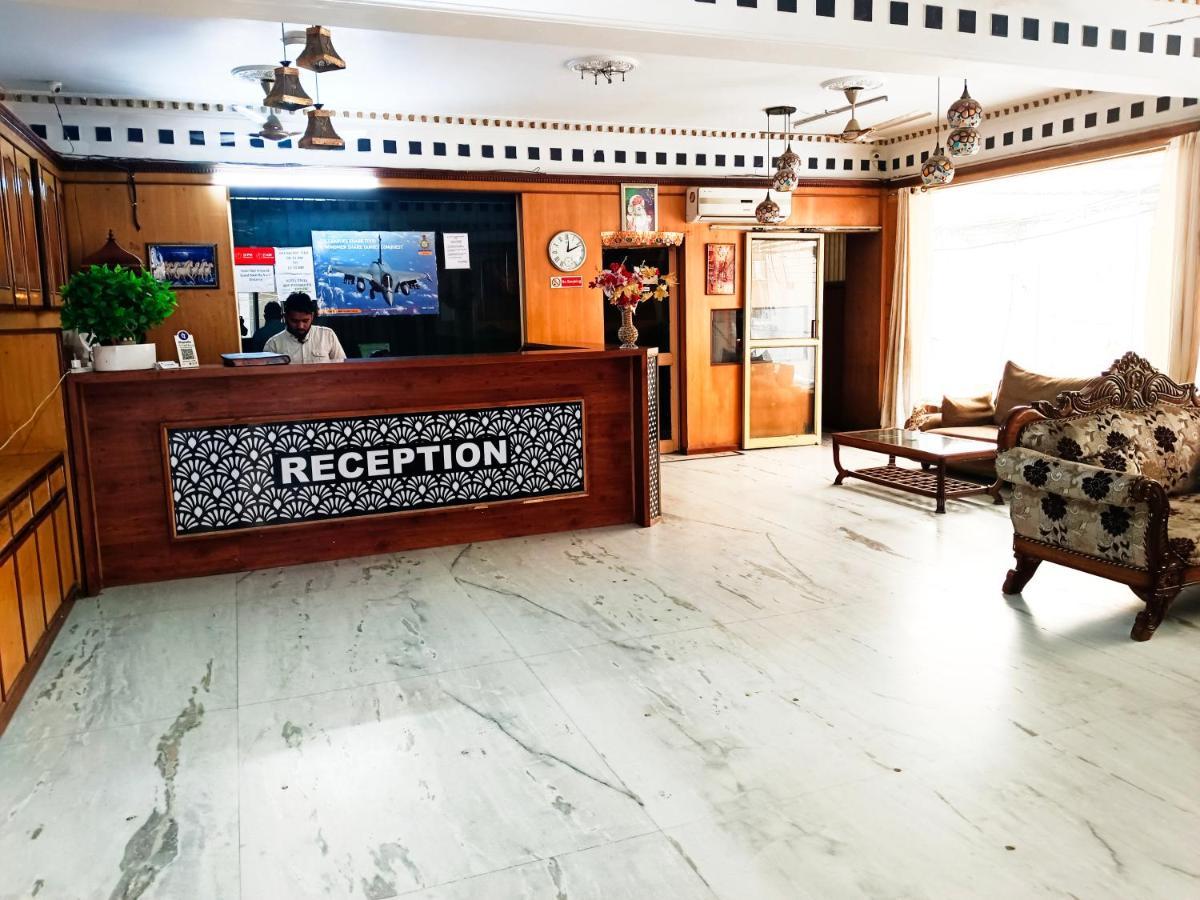 ניו דלהי Hotel Krone Near Igi Airport Delhi מראה חיצוני תמונה