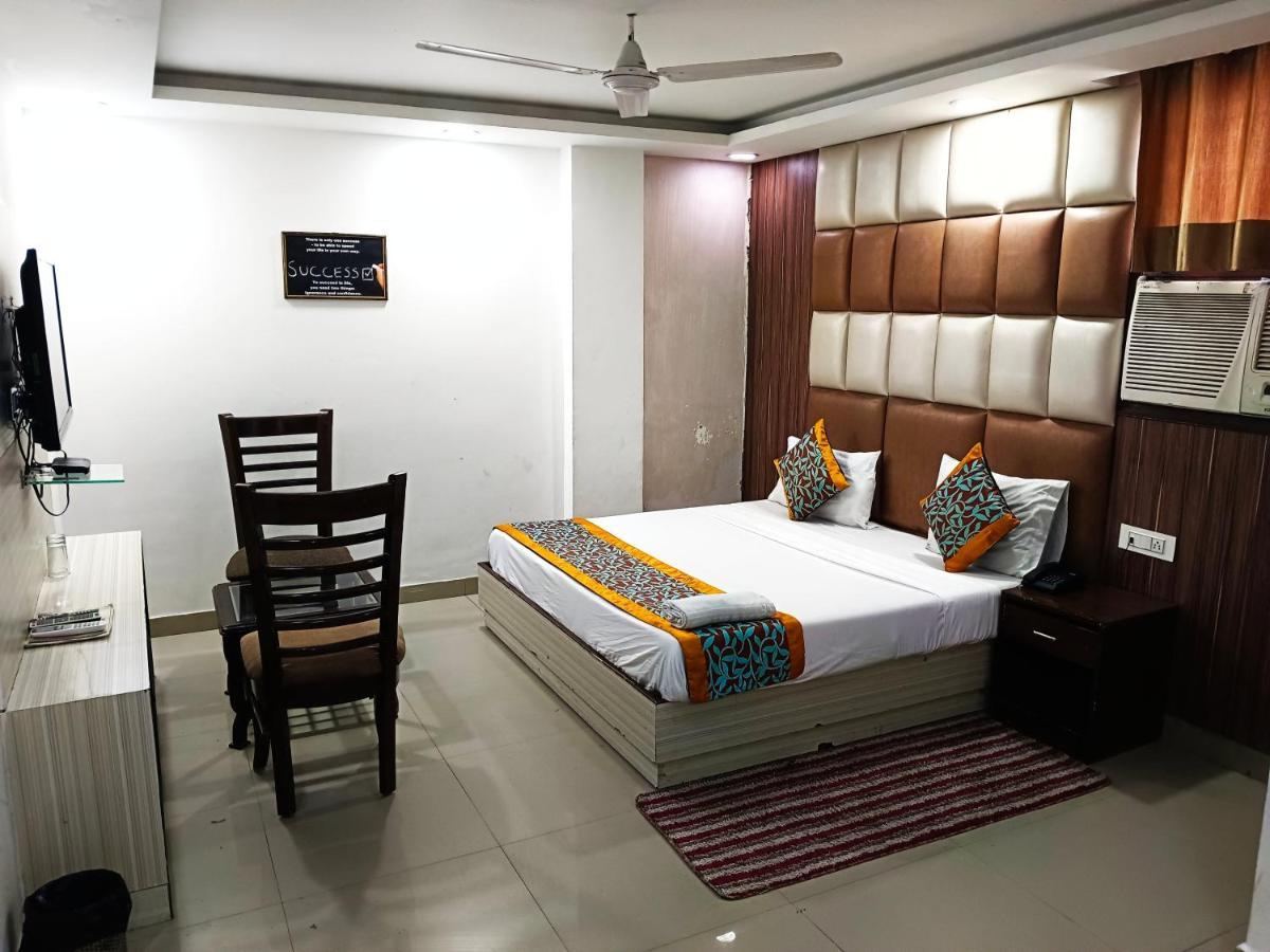 ניו דלהי Hotel Krone Near Igi Airport Delhi מראה חיצוני תמונה